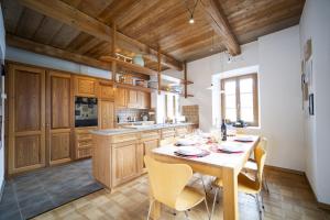 Kuchyň nebo kuchyňský kout v ubytování Ferienwohnung Scaletta