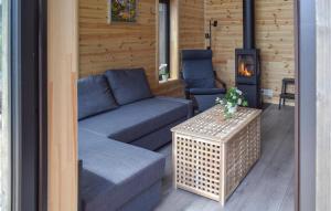 Posezení v ubytování Cozy Home In Treungen With Wifi