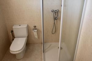 Koupelna v ubytování Bellevue - sea view holiday home with private pool in Benissa
