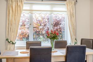 Φωτογραφία από το άλμπουμ του Elvington Cottage - Family-friendly cheerful house at the heart of the Cotswolds σε Bourton on the Water