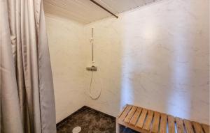 Bagno di 2 Bedroom Lovely Apartment In Kungshamn