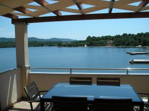 Hrvatska, VELI RAT, Apartments Ivo