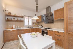 Kuchyň nebo kuchyňský kout v ubytování Apartment Alis
