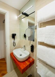 A bathroom at Albergo Abruzzi