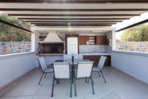 Fotografie z fotogalerie ubytování Villa Liatiko with private pool v destinaci Atsipádhes