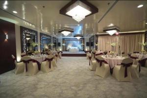 Restaurace v ubytování فندق الياس التميز