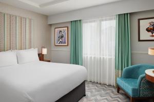 Cama ou camas em um quarto em NYX Hotel Dublin Christchurch