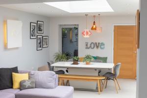 Imagen de la galería de Spacious House in the Heart of Cheddar, en Cheddar