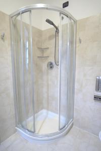 Koupelna v ubytování Hotel Royal