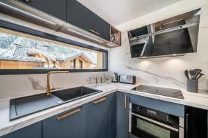 Dapur atau dapur kecil di Chalet Ikigai Chamonix - by EMERALD STAY +40 gambar
