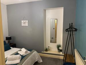 Imagen de la galería de Southgate Apartment, Halifax, en Elland