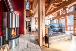 Ruang duduk di Chalet Ibex Les Houches Chamonix - by EMERALD STAY