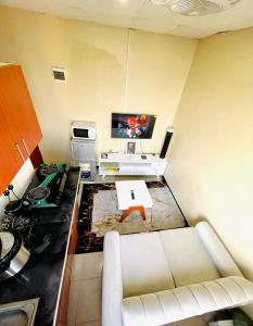 Μια τηλεόραση ή/και κέντρο ψυχαγωγίας στο Super private Apartment +10 φωτογραφίες