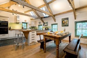 Köök või kööginurk majutusasutuses Sloop Inn Cottage