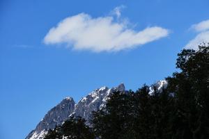 Nespecifikovaný výhled na hory nebo výhled na hory při pohledu z aparthotelu