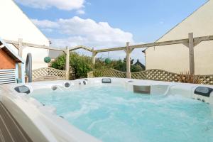 Πισίνα στο ή κοντά στο Drovers Cottage