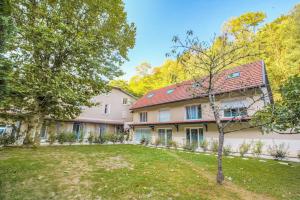 Κήπος έξω από το Charmant appartement en duplex pour 4, St-Didier