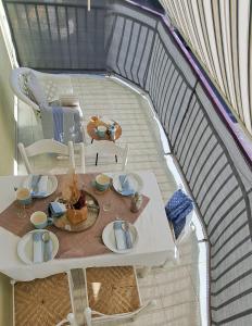 Makanan di atau berdekatan apartmen