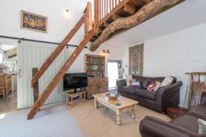 Μια τηλεόραση ή/και κέντρο ψυχαγωγίας στο Long Barn