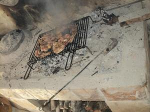 Ein für Gäste verfügbarer Grill in der Ferienwohnung