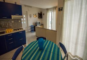 Kuchyň nebo kuchyňský kout v ubytování Apartments Daju