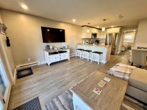 オガンキットにあるUpdated Ocean Towers Condo in Ogunquitのギャラリーの写真 +9枚の写真