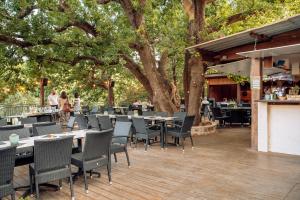 Domaine de Verdagne餐厅或其他用餐的地方