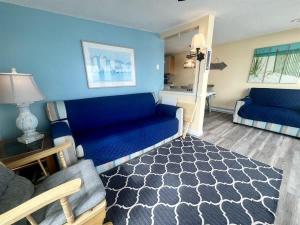 Gambar di galeri bagi New Ocean Surf 6 - Wells Beach Oceanfront Condo di Wells