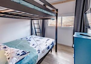 Postel nebo postele na pokoji v ubytování Superbe appart avec sauna, au pied du télésiège, WiFi, babyfoot