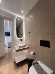 Bilik mandi di BlueMotion - CruiseNest Complex