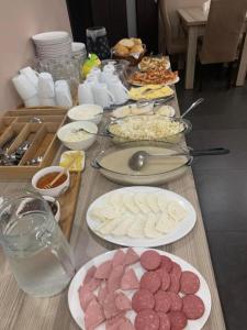 Makanan di atau berdekatan hotel