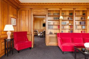 Гостиная зона в Hôtel Barrière Le Royal Deauville