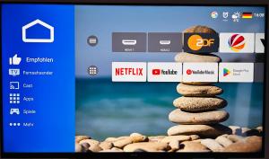 TV a/nebo společenská místnost v ubytování tauwerk Hotel