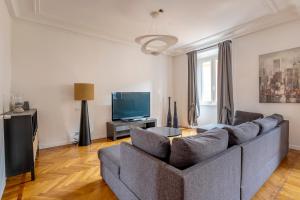 Televízia a/alebo spoločenská miestnosť v ubytovaní Exclusive 3 bedrooms apartment in Brera