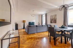 Posedenie v ubytovaní Exclusive 3 bedrooms apartment in Brera