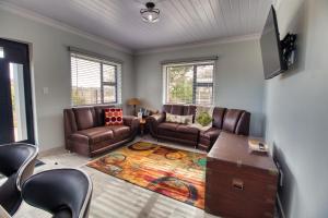 Posezení v ubytování Blessed at Bay Spekboom self catering cottage