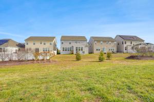 Κήπος έξω από το Centrally Located Home in Fredericksburg!