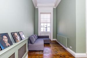 Posezení v ubytování Munster Apartment , 7 Henrietta Street, Dublin City Centre