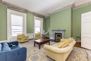Χώρος καθιστικού στο Munster Apartment , 7 Henrietta Street, Dublin City Centre