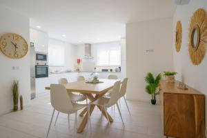 Cuisine ou kitchenette dans l'établissement Villa Lola
