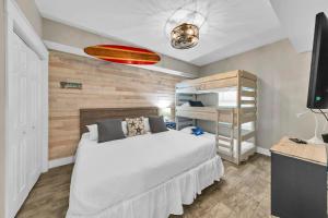 Ένα ή περισσότερα κρεβάτια σε δωμάτιο στο Majestic Sun 601B +18 φωτογραφίες