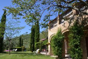 A garden outside Agriturismo Fiorano