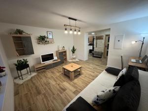 Μια τηλεόραση ή/και κέντρο ψυχαγωγίας στο Apartmán ŠPANIA DOLINA