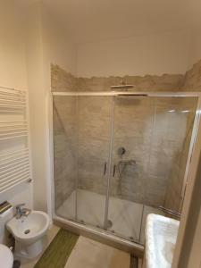 Koupelna v ubytování Rooftop Appia antica,silenzioso riservato two bedrooms two bathrooms + 20 fotografií