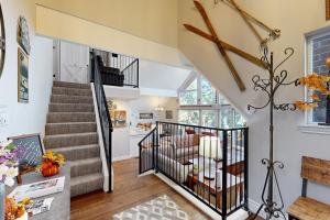 Φωτογραφία από το άλμπουμ του Surreal Feel Lakeview Chalet σε Lake Arrowhead