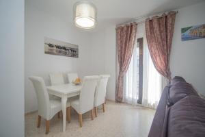 Ein Sitzbereich in der Unterkunft Apartamento ateneo