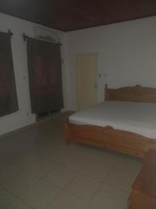 コナクリにあるEdenのギャラリーの写真