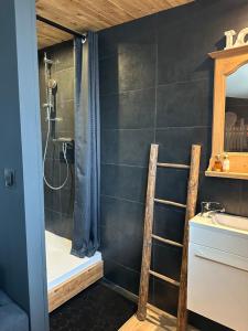 Et badeværelse på Love Room & Spa, L'Atelier des Sens