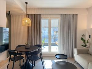 Χώρος καθιστικού στο LIV Luxury Mini Penthouse City Center 7A +20 φωτογραφίες