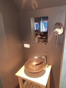 TV/Unterhaltungsangebot in der Unterkunft Waregem Hotel A